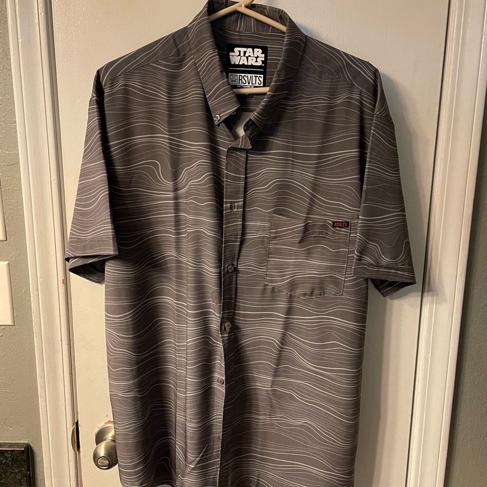 RSVLTS “Mandalorian  beskar  steel” shirt XL.